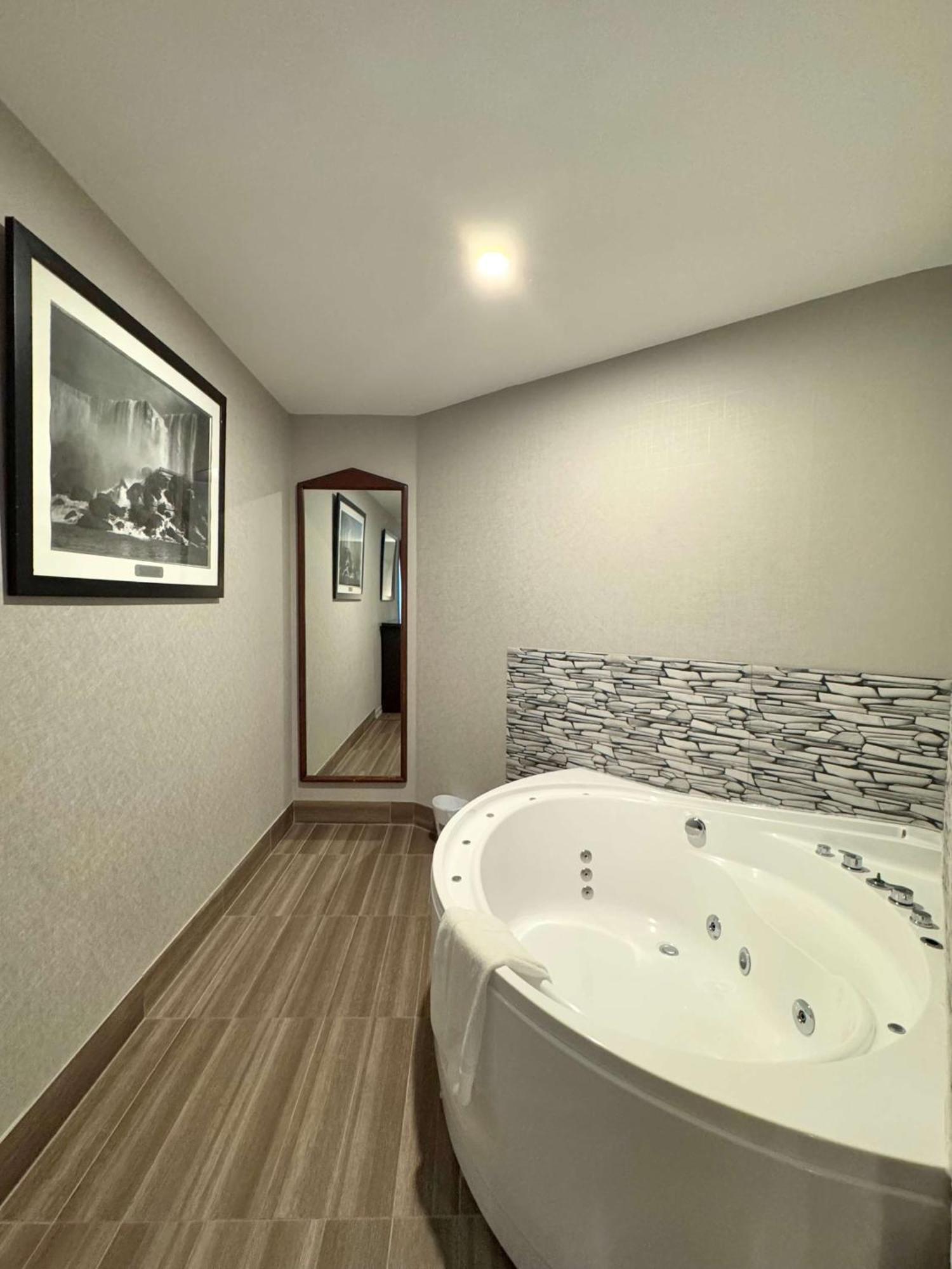 Big Bird Inn Wawa, Surestay Collection By Best Western Zewnętrze zdjęcie