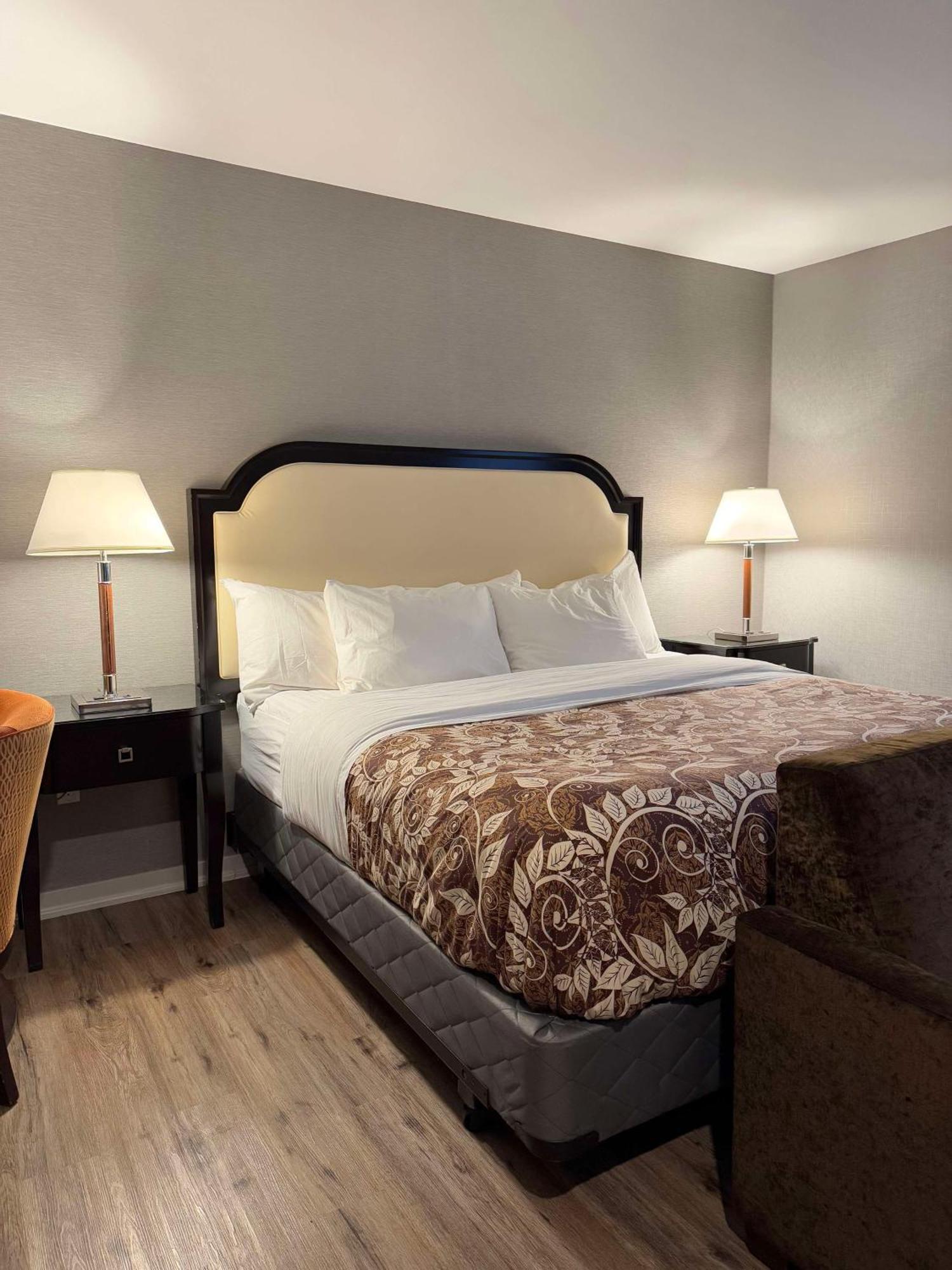 Big Bird Inn Wawa, Surestay Collection By Best Western Zewnętrze zdjęcie